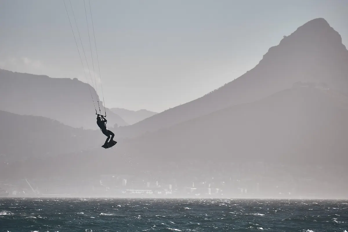 UK Winter Kitesurfing Checklist: What to Wear and Pack for Cold Water Sessions